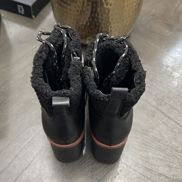 Naturalizer Val Waterproof Ankle Boot (WIDE) - Picture 10 of 13